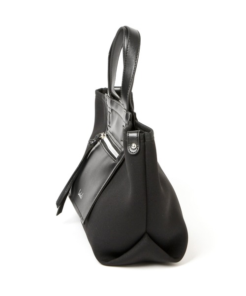 LAKOLE（ラコレ）の「ネオプレーンフロントポケットショルダーバッグ / 216803（ショルダーバッグ・レディース・ブラック/カーキオリーブ/グレイッシュベージュ・FREE）」の22枚目の写真