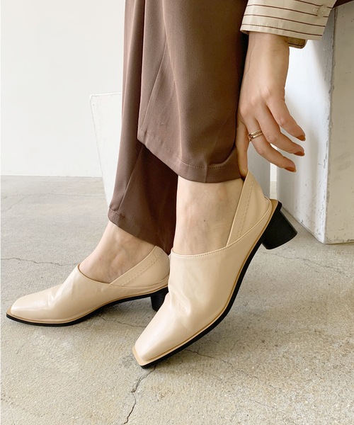 LIAN(リアン)の「スクエアトゥブーティ(パンプス・レディース・アイボリー/ダークブラウン/ブラック・MEDIUM/LARGE/SMALL)」の10枚目の写真