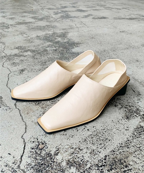 LIAN(リアン)の「スクエアトゥブーティ(パンプス・レディース・アイボリー/ダークブラウン/ブラック・MEDIUM/LARGE/SMALL)」の12枚目の写真
