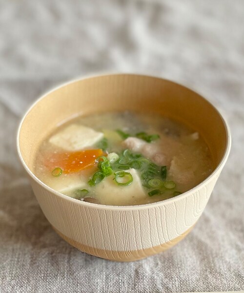 212 KITCHEN STORE（トゥワントゥキッチンストア）の「やさしい彩 抗菌羽反汁椀 キナリ色（食器・レディース・その他・00）」の6枚目の写真