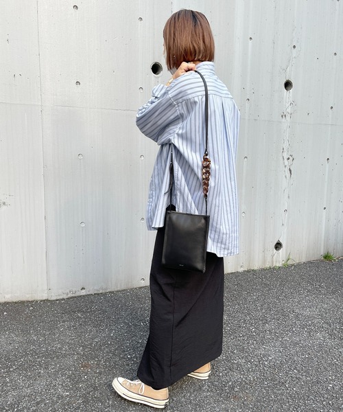 Beau're(ヴュレ)の「BEAURE ヴュレ シープレザー 樹脂チェーン スクエア ショルダー(ショルダーバッグ・レディース・ブラック/ブラウン・FREE)」の17枚目の写真