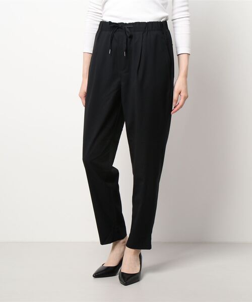 koe(コエ)の「ポリトロテーパードパンツ*(スラックス・レディース・ブラック/ライトグレー/ライトベージュ・M/S/L)」の2枚目の写真