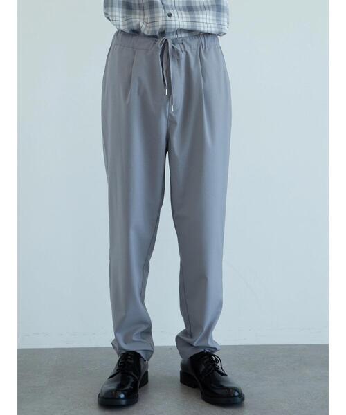 koe(コエ)の「ポリトロテーパードパンツ*(スラックス・レディース・ブラック/ライトグレー/ライトベージュ・M/S/L)」の5枚目の写真