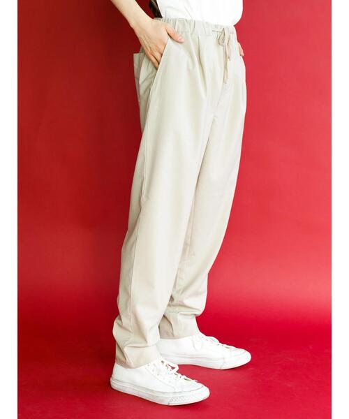 koe(コエ)の「ポリトロテーパードパンツ*(スラックス・レディース・ブラック/ライトグレー/ライトベージュ・M/S/L)」の6枚目の写真