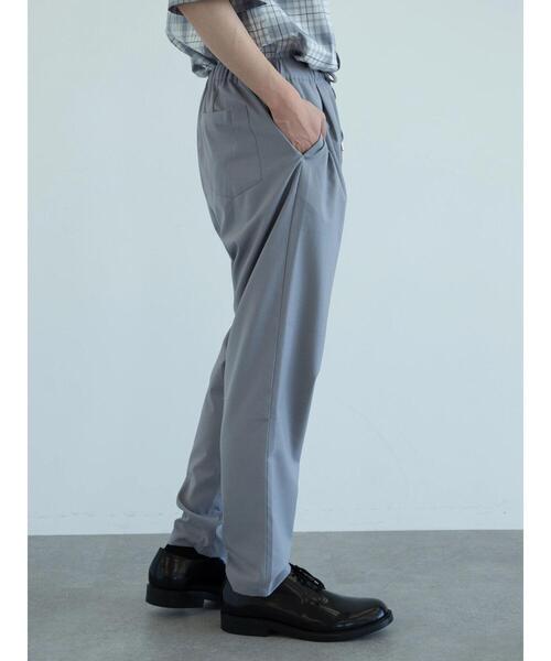 koe(コエ)の「ポリトロテーパードパンツ*(スラックス・レディース・ブラック/ライトグレー/ライトベージュ・M/S/L)」の13枚目の写真