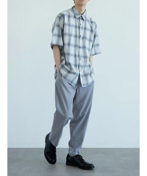 koe(コエ)の「ポリトロテーパードパンツ*(スラックス・レディース・ブラック/ライトグレー/ライトベージュ・M/S/L)」の16枚目の写真
