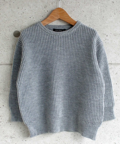 THE CASUAL(カジュアル)の「7G 畦編み BIG ニット キッズ(ニット/セーター・キッズ・ブラウン系その他/ブラウン/グレー系その他/チャコール/アイボリー/モカ/ベージュ/ブラック/杢グレー/ブラウン系その他2・140cm/120cm/130cm/150cm/160cm/110cm)」の4枚目の写真