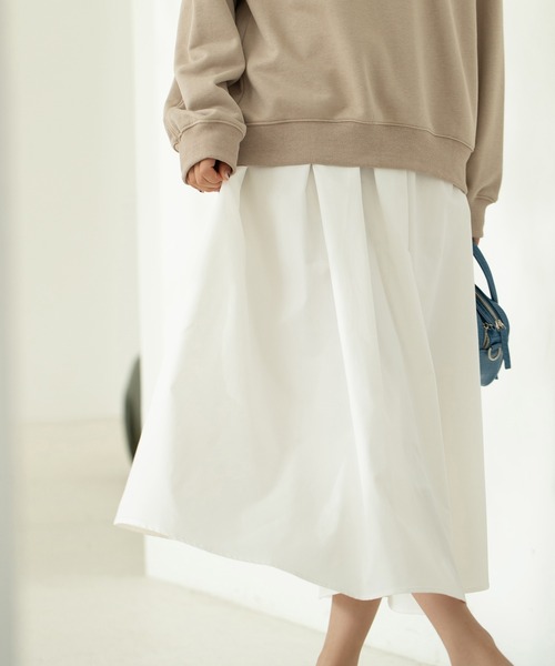 SAISON DE PAPILLON(セゾンドパピヨン)の「タックフレアスカート(スカート・レディース・ホワイト/ベージュ/ブルー/ブラック/パープル・L/S/M/XL)」の2枚目の写真