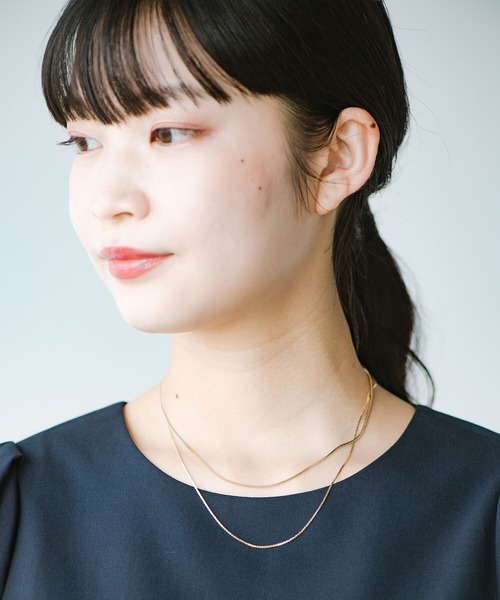 haco!(ハコ)の「大人っぽさと女っぽさをそっとプラス!雰囲気を変えて幅広く楽しめるスネークチェーンネックレス2本セット(ネックレス・レディース・ゴールド・ONE SIZE)」の8枚目の写真