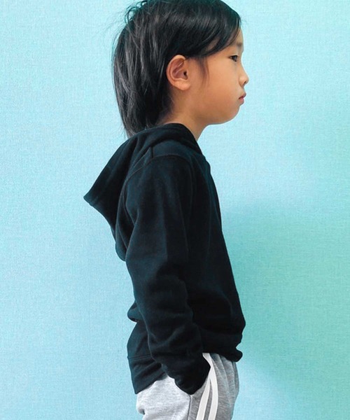 THE CASUAL(カジュアル)の「ガゼット付き無地プルオーバーパーカー キッズ(パーカー・キッズ・チャコール/パープル/ミント/モカ/ベージュ/ネイビー/ブラック/ブラウン/杢グレー/オートミール・110cm/130cm/120cm/140cm/160cm/150cm)」の15枚目の写真