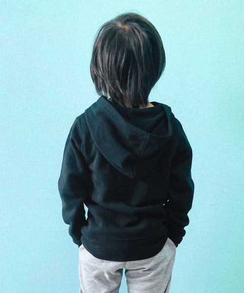 THE CASUAL(カジュアル)の「ガゼット付き無地プルオーバーパーカー キッズ(パーカー・キッズ・チャコール/パープル/ミント/モカ/ベージュ/ネイビー/ブラック/ブラウン/杢グレー/オートミール・110cm/130cm/120cm/140cm/160cm/150cm)」の16枚目の写真