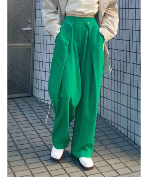 EMODA（エモダ）の「ホールドボタンルーズパンツ（その他パンツ・レディース・アイボリー/ブラック/グリーン・SMALL/MEDIUM）」の3枚目の写真