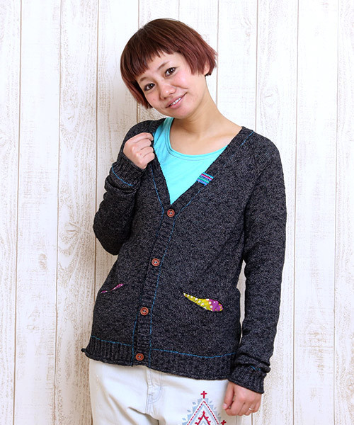 チチカカ（チチカカ）の「スラブチロリーカーディガン（カーディガン/ボレロ・レディース・グレー/ブラック/イエロー/グリーン・MEDIUM/LARGE）」の2枚目の写真