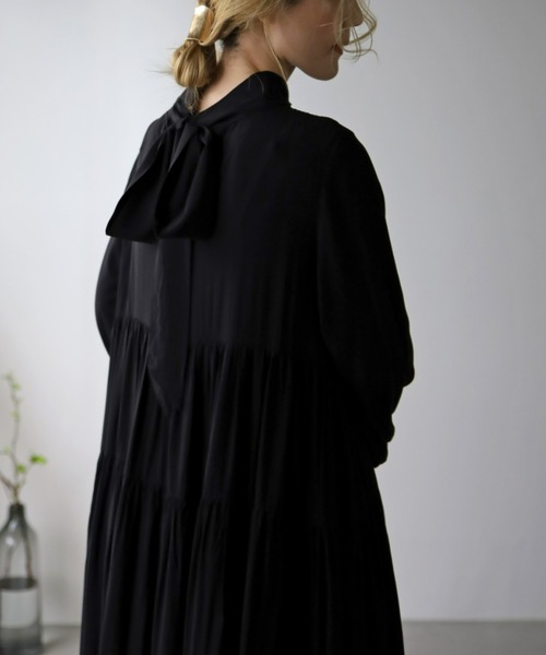 UNFIELD(アンフィールド)の「【UNFIELD】2WAYリボンティアードワンピース(ワンピース・レディース・ブラック/ベージュ・FREE)」の14枚目の写真