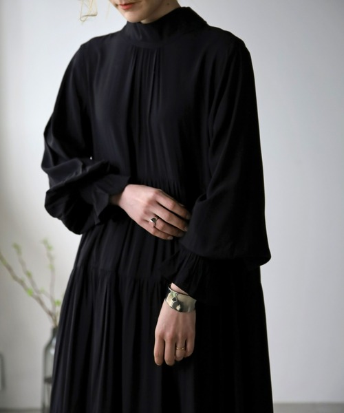 UNFIELD(アンフィールド)の「【UNFIELD】2WAYリボンティアードワンピース(ワンピース・レディース・ブラック/ベージュ・FREE)」の15枚目の写真