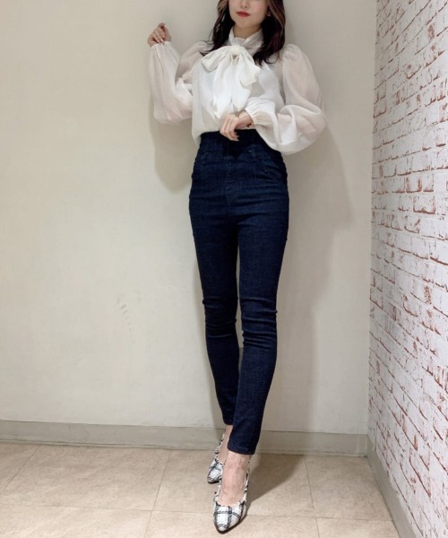 MIIA（ミーア）の「ハイウエストスキニーパンツ（デニムパンツ・レディース・ブラック/オフホワイト/インディゴブルー・FREE）」の13枚目の写真