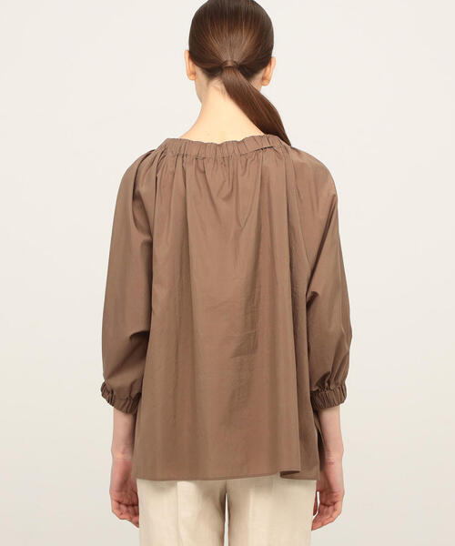 TOMORROWLAND (トゥモローランド)の「コットンシルクタイプライター ボリュームスリーブブラウス(シャツ/ブラウス・レディース・ブラック/グレー/キャメル・36)」の8枚目の写真