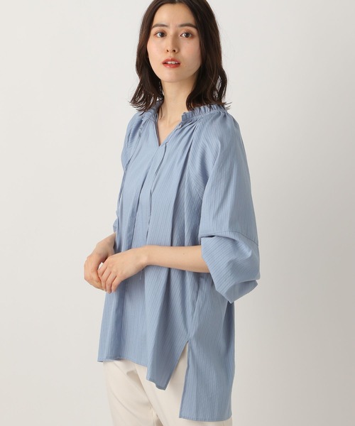 LEPSIM（レプシィム）の「ギャザーVネックブラウス　259277（シャツ/ブラウス・レディース・オフホワイト/ピンク/ブルー・FREE）」の2枚目の写真