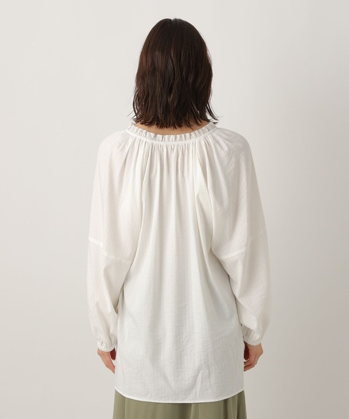 LEPSIM（レプシィム）の「ギャザーVネックブラウス　259277（シャツ/ブラウス・レディース・オフホワイト/ピンク/ブルー・FREE）」の18枚目の写真