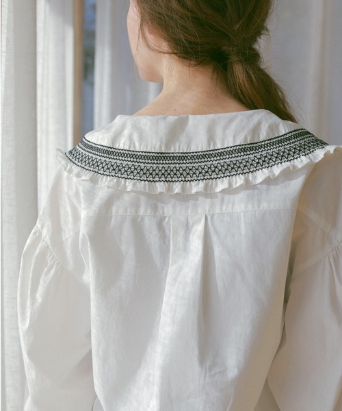 idem（イデム）の「shirring collar blouse/シャーリングカラーコットンブラウス（シャツ/ブラウス・レディース・オフホワイト/ミント・FREE）」の4枚目の写真