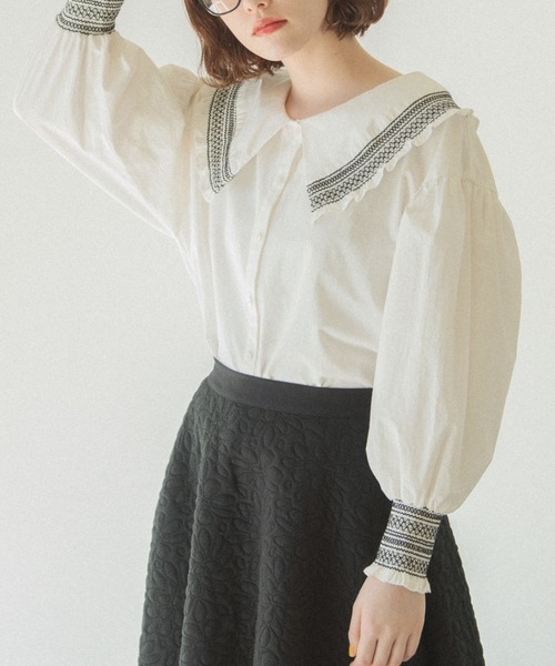idem（イデム）の「shirring collar blouse/シャーリングカラーコットンブラウス（シャツ/ブラウス・レディース・オフホワイト/ミント・FREE）」の5枚目の写真