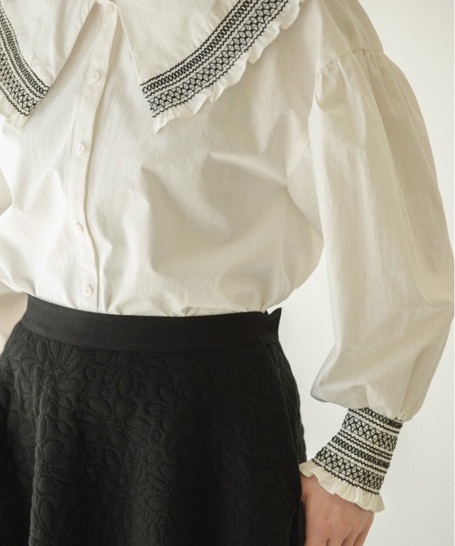 idem（イデム）の「shirring collar blouse/シャーリングカラーコットンブラウス（シャツ/ブラウス・レディース・オフホワイト/ミント・FREE）」の11枚目の写真