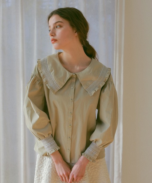 idem（イデム）の「shirring collar blouse/シャーリングカラーコットンブラウス（シャツ/ブラウス・レディース・オフホワイト/ミント・FREE）」の6枚目の写真