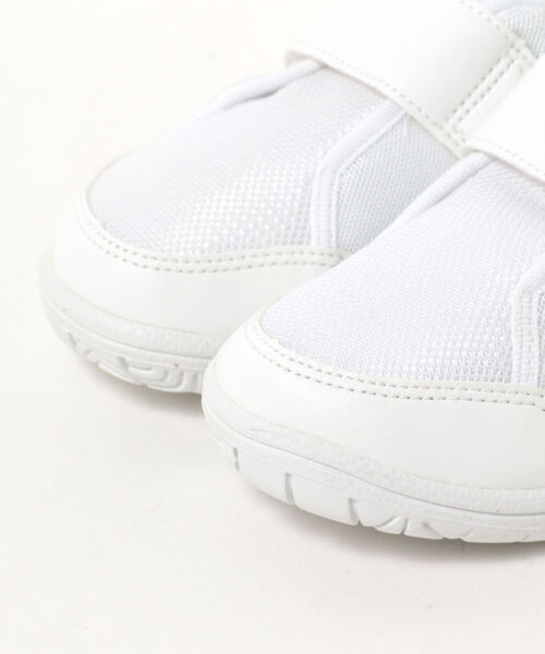 こども ビームス（コドモビームス）の「ASICS / 上履き CP MINI（16～22㎝）（その他シューズ・キッズ・ホワイト・21.5/19/18/16.5/21/20.5/17/17.5/18.5/19.5/22/16/20）」の2枚目の写真