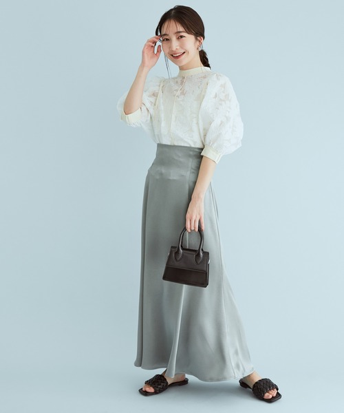 レース調ジャガードパイピングブラウス