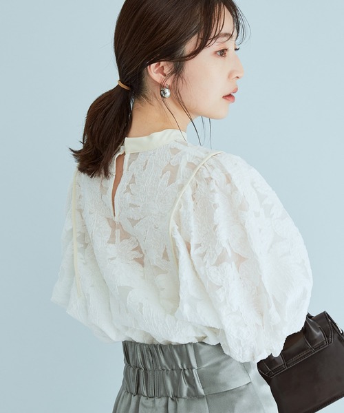 レース調ジャガードパイピングブラウス