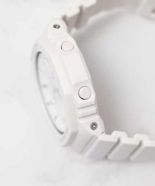 G-SHOCK(ジーショック)の「/G-SHOCK/ANADIGI Octagon MIDサイズ【海外モデル】(アナログ腕時計・メンズ・ホワイト/ブラック・FREE)」の4枚目の写真