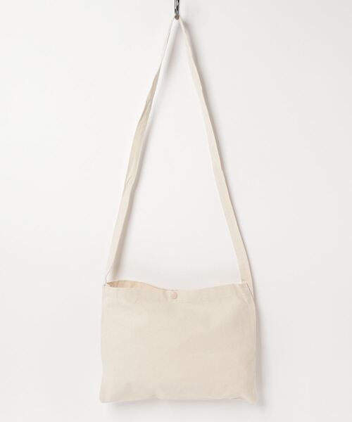 United Athle（ユナイテッドアスレ）の「『United Athle/ユナイテッドアスレ』レギュラーキャンバスサコッシュ（ショルダーバッグ・レディース・ブラック/オフホワイト・FREE）」の4枚目の写真