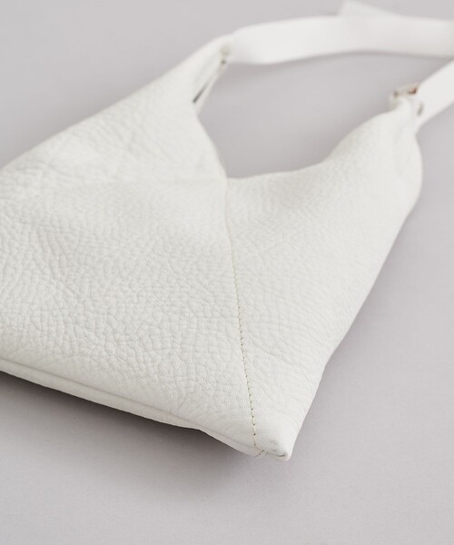 CITY TOKYO(シティトウキョウ)の「M TRIANLE TOTE S(トートバッグ・メンズ・ホワイト/ブラック/グリーン・FREE)」の7枚目の写真