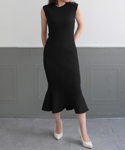 Julia Boutique(ジュリアブティック)の「ロング丈・スリーブレスマーメイドニットワンピース/22022(ワンピース・レディース・ブラック/ベージュ/ネイビー/ブラウン/ブルー/ラベンダー・LONG)」の13枚目の写真
