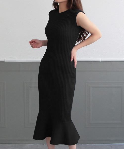 Julia Boutique(ジュリアブティック)の「ロング丈・スリーブレスマーメイドニットワンピース/22022(ワンピース・レディース・ブラック/ベージュ/ネイビー/ブラウン/ブルー/ラベンダー・LONG)」の14枚目の写真