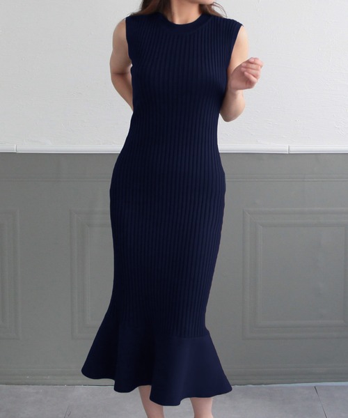Julia Boutique(ジュリアブティック)の「ロング丈・スリーブレスマーメイドニットワンピース/22022(ワンピース・レディース・ブラック/ベージュ/ネイビー/ブラウン/ブルー/ラベンダー・LONG)」の19枚目の写真