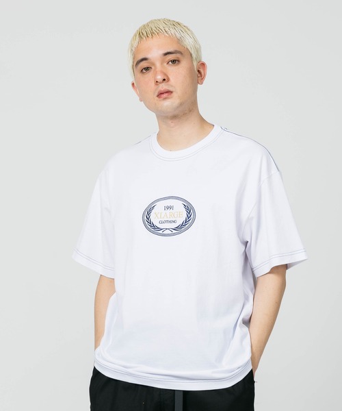 XLARGE(エクストララージ)の「LAUREL S/S TEE(Tシャツ/カットソー・メンズ・ブラック/ホワイト/ネイビー・M/L/XL/S)」の1枚目の写真