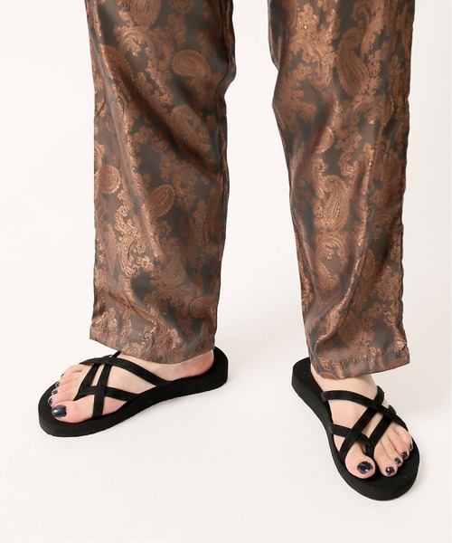 Teva(テバ)の「【TEVA/テバ】OLOWAHU(サンダル・レディース・ブラック/イエロー・23cm/24cm/25cm)」の5枚目の写真