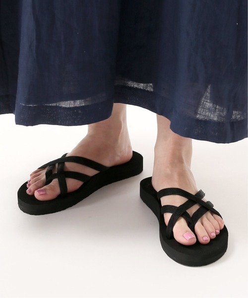 Teva(テバ)の「【TEVA/テバ】OLOWAHU(サンダル・レディース・ブラック/イエロー・23cm/24cm/25cm)」の6枚目の写真