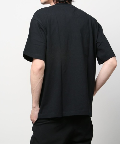 FIRST DOWN(ファーストダウン)の「【FIRST DOWN/ファーストダウン】ビッグシルエット ワンポイント ブランドロゴ刺繍 半袖Tシャツ(Tシャツ/カットソー・メンズ・ホワイト/ブラック・M/L/XL)」の3枚目の写真