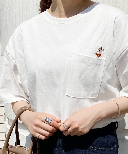 PairPair（ペアペア）の「holiday刺繍Tシャツ(ユニセックス)（Tシャツ/カットソー・メンズ・オフホワイト/グリーン/ホワイト系その他/ブラック系その他/グリーン系その他/スミクロ・フリー）」の2枚目の写真