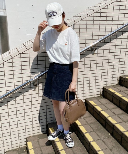 PairPair（ペアペア）の「holiday刺繍Tシャツ(ユニセックス)（Tシャツ/カットソー・メンズ・オフホワイト/グリーン/ホワイト系その他/ブラック系その他/グリーン系その他/スミクロ・フリー）」の7枚目の写真