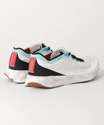 adidas（アディダス）の「アディゼロ ライトストライク