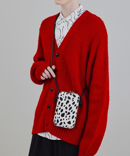 tk.TAKEO KIKUCHI（ティーケータケオキクチ）の「◆縦型スマホポーチ（ショルダーバッグ・メンズ・ブラック/ベージュ系/ブラック系/オレンジ/グリーン系その他2/ブラウン系4/ブラック系3・00）」の4枚目の写真