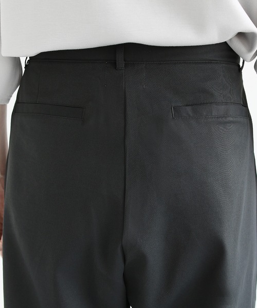LILL（リル）の「ディープツータックワイドテーパードパンツ（その他パンツ・メンズ・チャコールグレー/ブラック/オフホワイト・S/M/L/XL）」の18枚目の写真