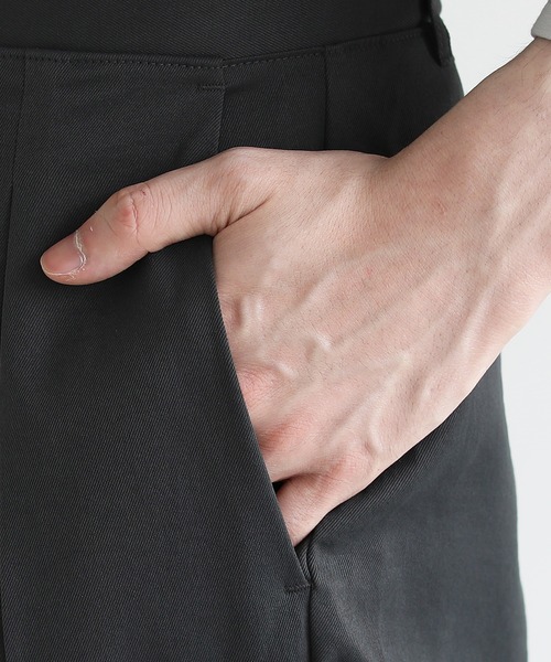 LILL（リル）の「ディープツータックワイドテーパードパンツ（その他パンツ・メンズ・チャコールグレー/ブラック/オフホワイト・S/M/L/XL）」の19枚目の写真