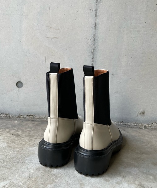 DouDou（ドゥドゥ）の「サイドゴアブーツ（ブーツ・レディース・アイボリー/ブラック・36/37/38）」の4枚目の写真