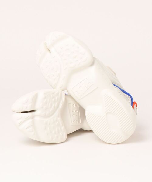 NIKE(ナイキ)の「(NIKE)ナイキ アクア リフト プレミアム シューズ(スニーカー・レディース・ベージュ・23/24.0/25.0)」の3枚目の写真