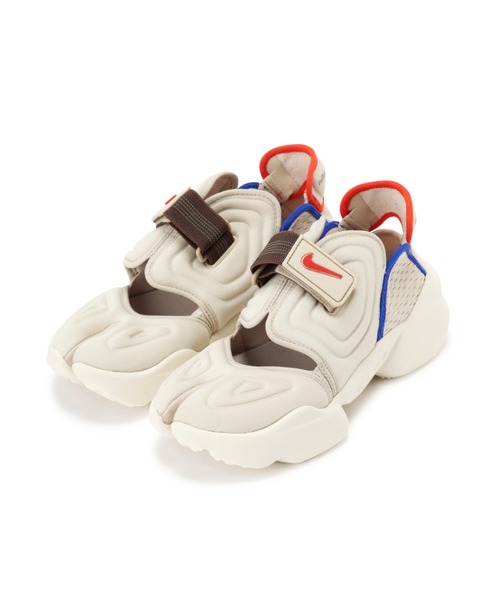NIKE(ナイキ)の「(NIKE)ナイキ アクア リフト プレミアム シューズ(スニーカー・レディース・ベージュ・23/24.0/25.0)」の4枚目の写真
