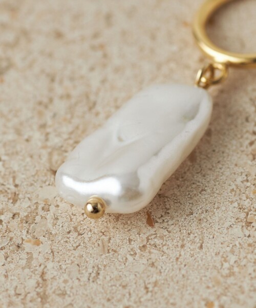 CITEN(シテン)の「<CITEN>フェイクバロックパール ノンホールピアス イヤリング(イヤリング・レディース・ゴールド・FREE)」の3枚目の写真